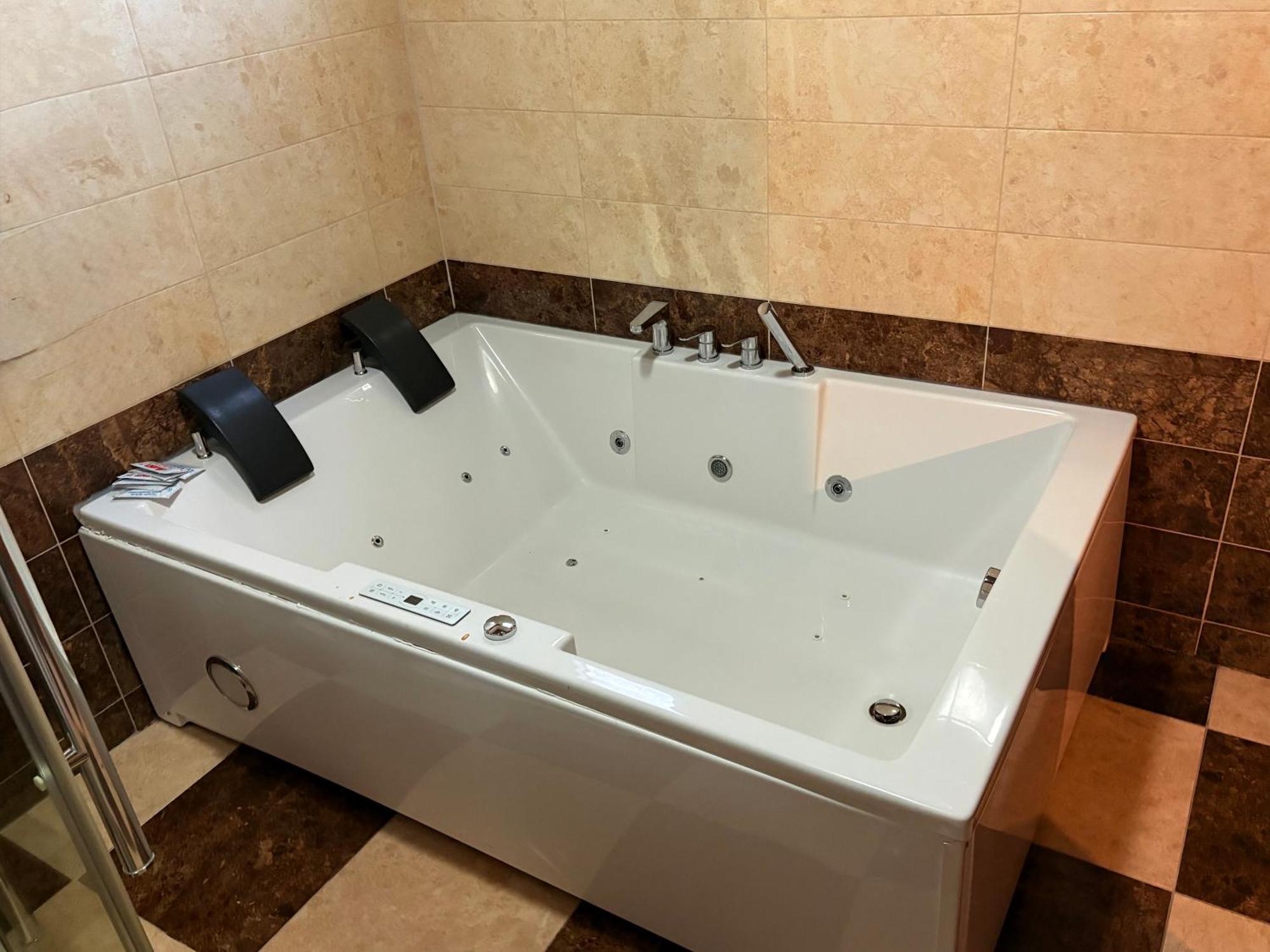 Hotel Europa 92 Ferizaj Eksteriør billede